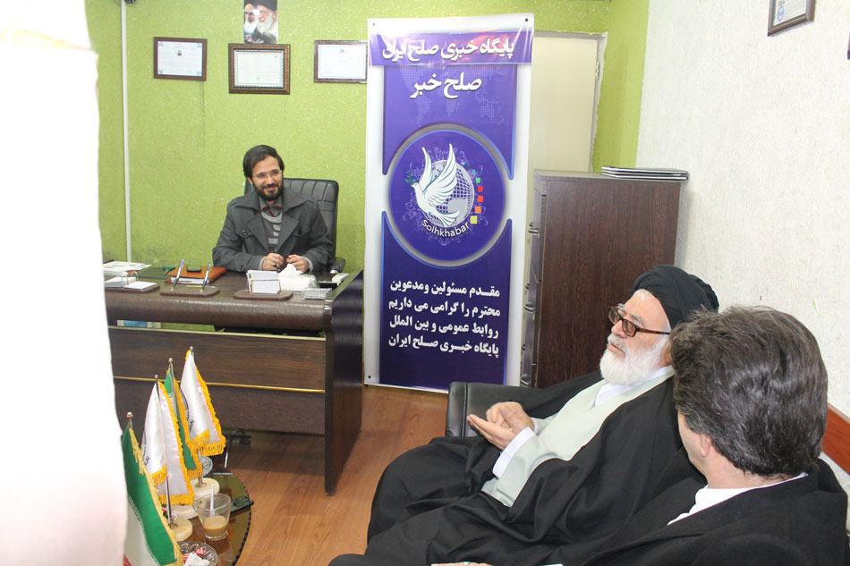 مهندس سید مهدی حسینی و آیت الله جعفری در نشست هم اندیشی صلح موسسه بین المللی صلح