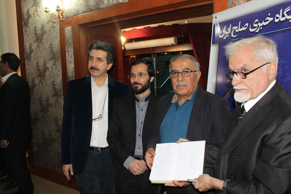 مهندس حسینی و حسن روشن کاپیتان سابق تیم ملی فوتبال