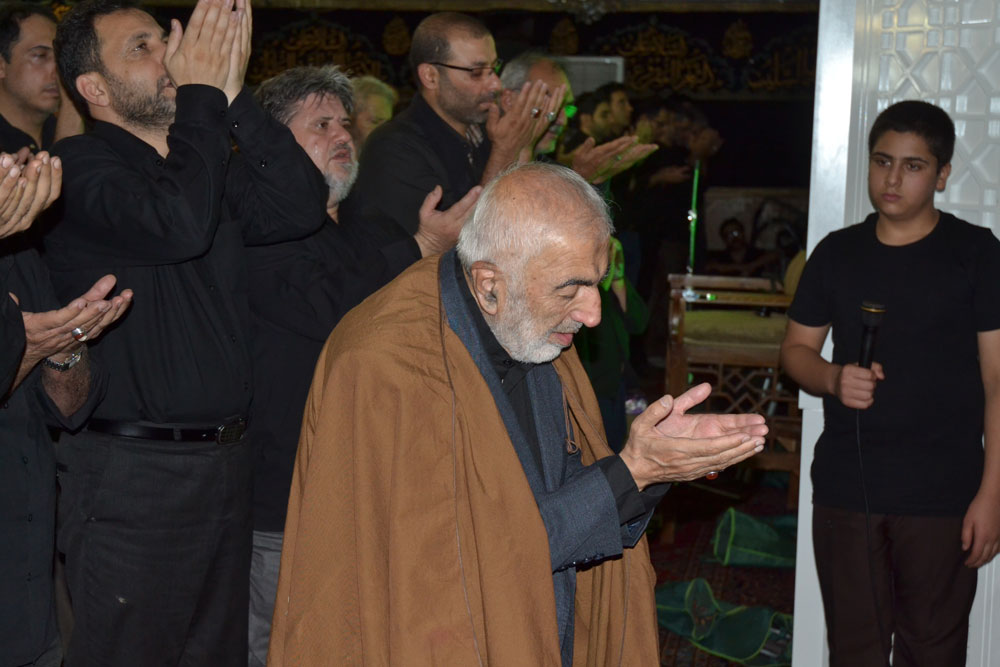 دبیرکل موسسه صلح نماز ظهر تاسوعا