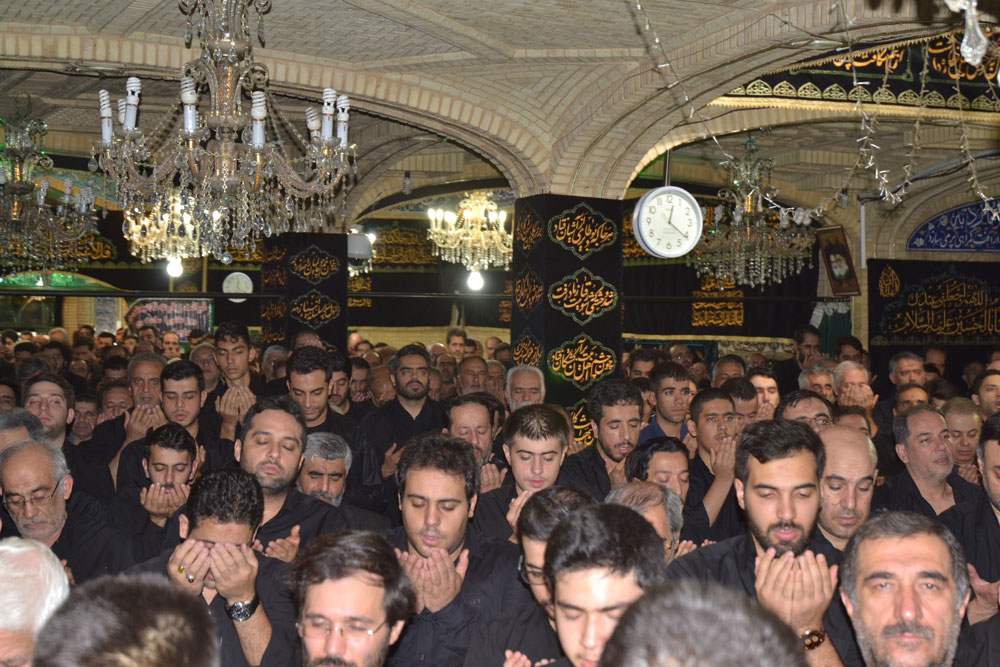 دبیرکل موسسه صلح نماز ظهر تاسوعا